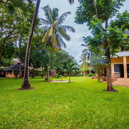 Diani Beach-Villa Kirsch Galu Екстериор снимка