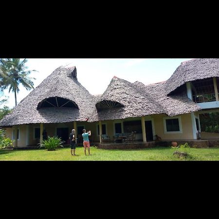 Diani Beach-Villa Kirsch Galu Екстериор снимка