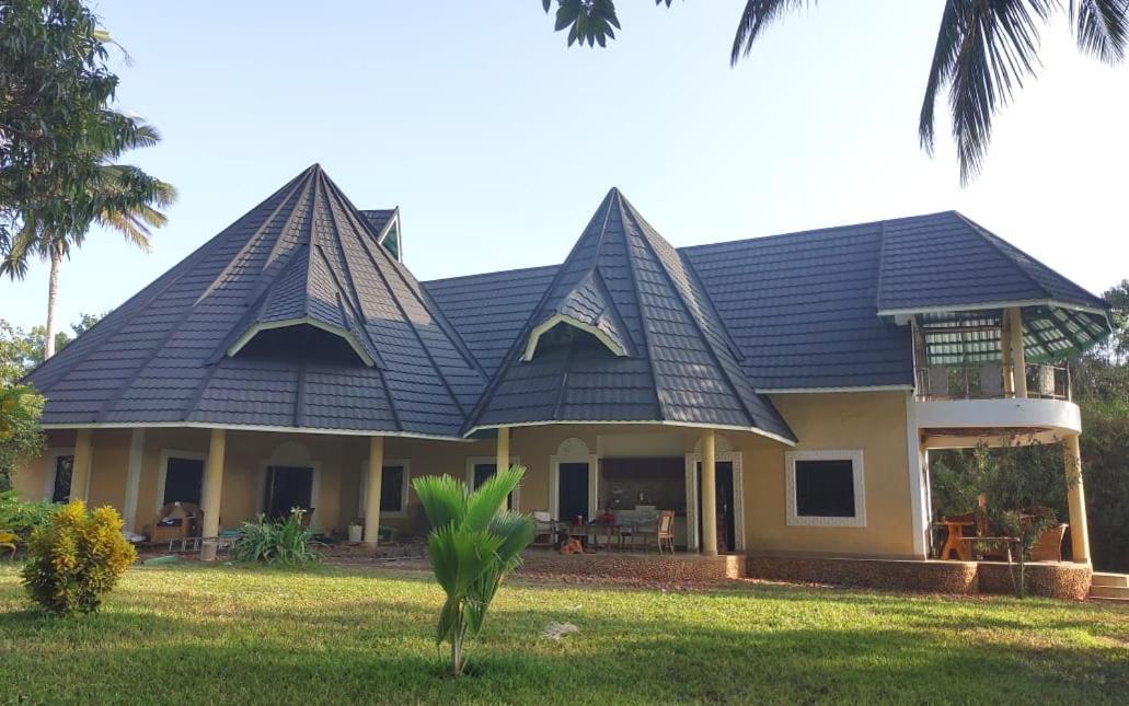 Diani Beach-Villa Kirsch Galu Екстериор снимка