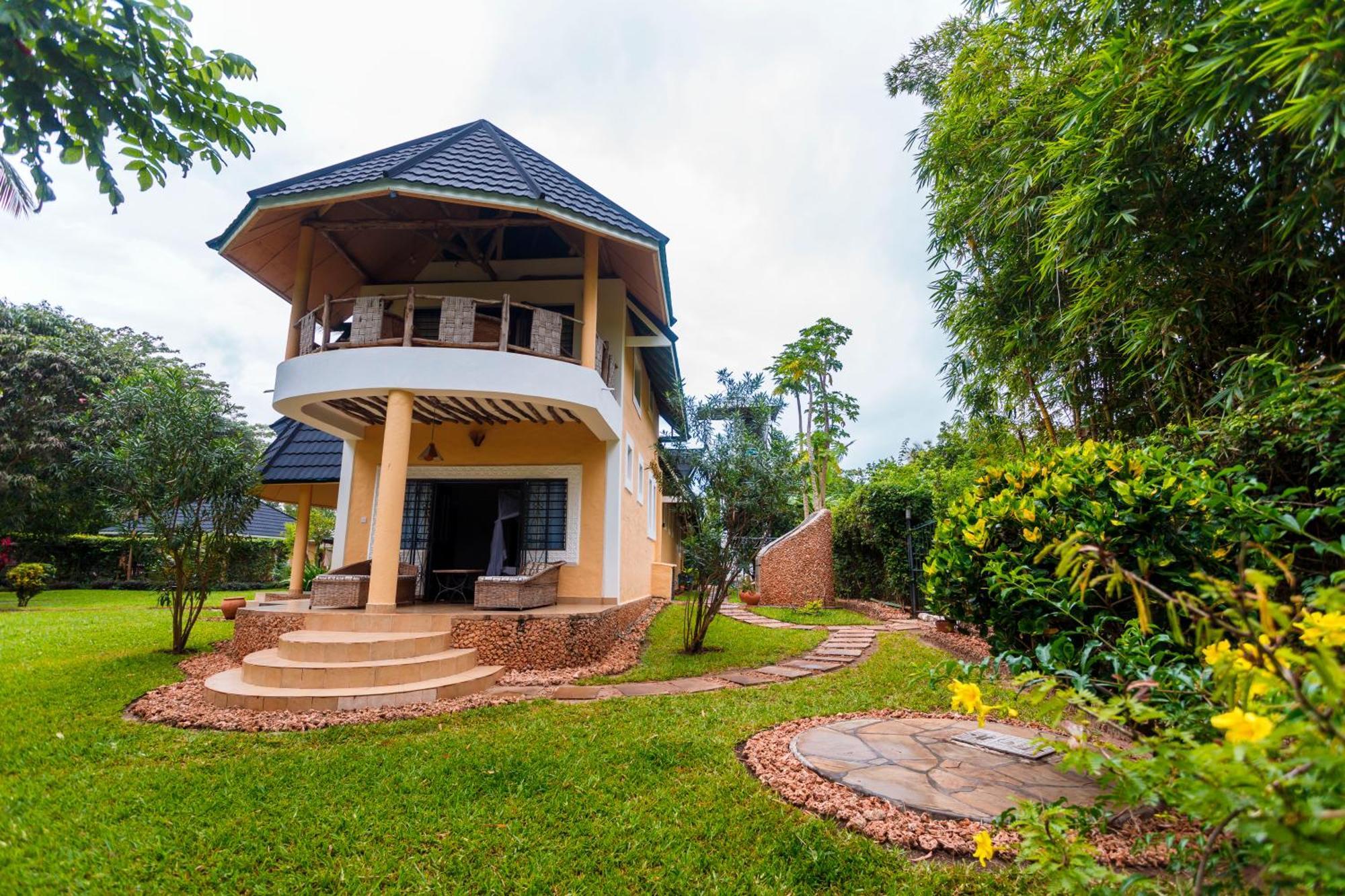 Diani Beach-Villa Kirsch Galu Екстериор снимка
