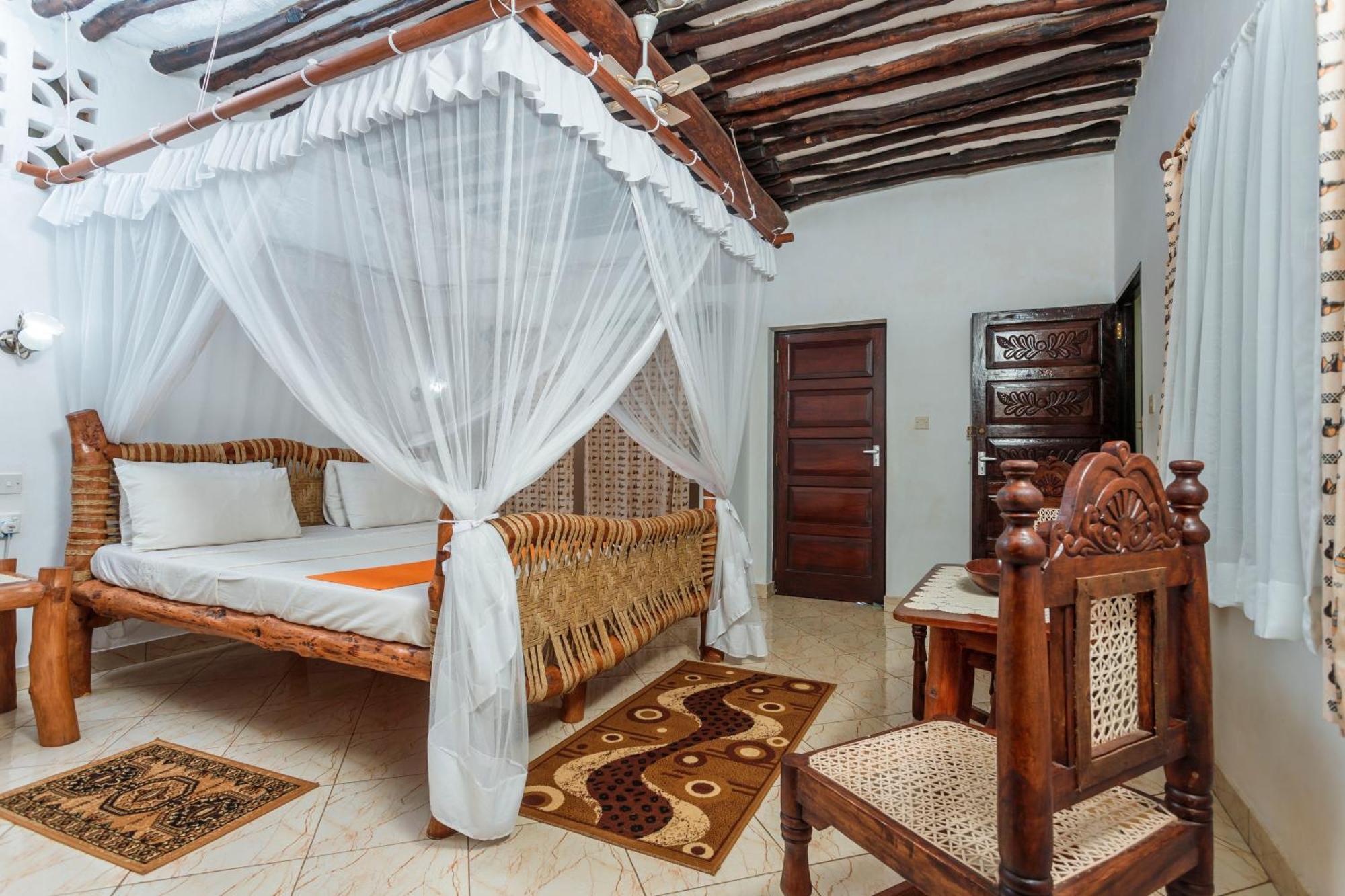 Diani Beach-Villa Kirsch Galu Екстериор снимка